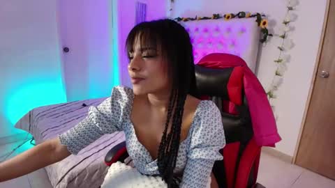    online show from 18, 9, 2025