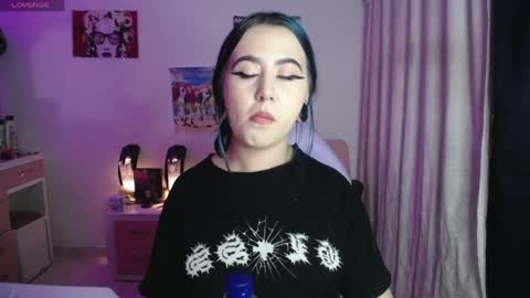 Snapshot of sunset_pienk chatting on 7, 5, 2026 Sunset online show from 7, 5, 2026
