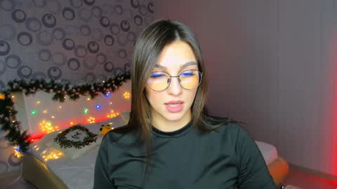 Snapshot of sunsetwithava chatting on 21, 12, 2024 sunsetwithava online show from 21, 12, 2024