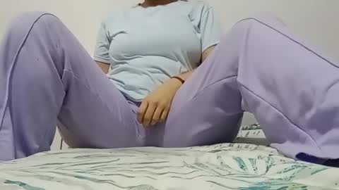 Snapshot of sunshine_days chatting on 10, 11, 2025 Annie online show from 10, 11, 2025