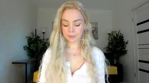 Snapshot of super_peach chatting on 18, 7, 2026 Jenn online show from 18, 7, 2026
