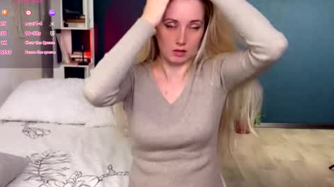 Snapshot of super_peach_stream chatting on 19, 10, 2025 ANNApvt open full info in bio online show from 19, 10, 2025