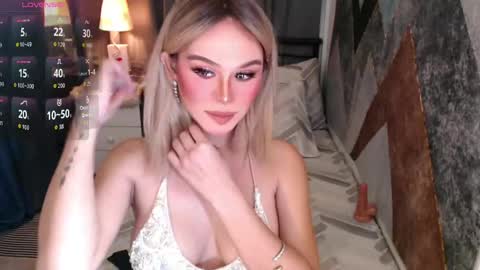 Snapshot of superh0tangelxx chatting on 14, 5, 2026 CARMINA online show from 14, 5, 2026