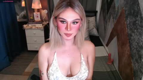 Snapshot of superh0tangelxx chatting on 24, 5, 2026 CARMINA online show from 24, 5, 2026