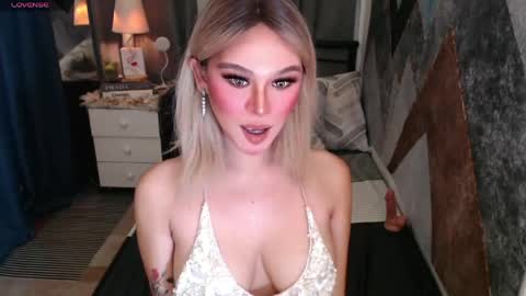 Snapshot of superh0tangelxx chatting on 5, 6, 2026 CARMINA online show from 5, 6, 2026
