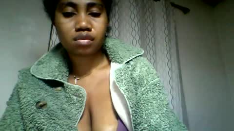 Snapshot of surbelle chatting on 24, 6, 2026 surbelle online show from 24, 6, 2026