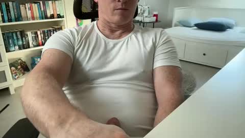 Snapshot of surfstar81 chatting on 3, 3, 2026 surfstar81 online show from 3, 3, 2026