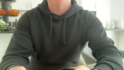 Snapshot of surfstar81 chatting on 29, 4, 2026 surfstar81 online show from 29, 4, 2026