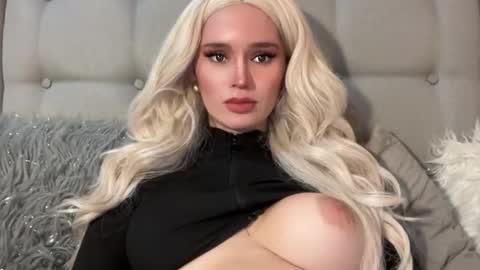 Mia online show from 4, 12, 2024