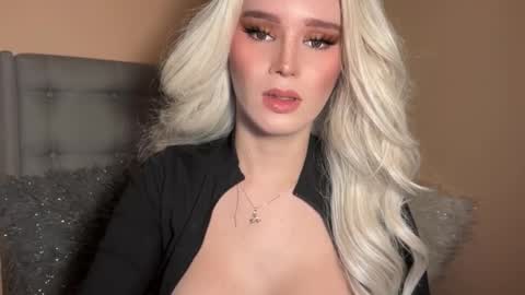 Mia online show from 16, 1, 2025