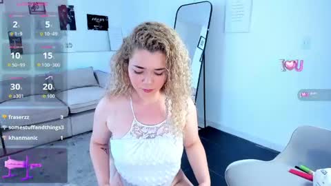 Snapshot of susan_blond chatting on 22, 4, 2026 susan_blond online show from 22, 4, 2026
