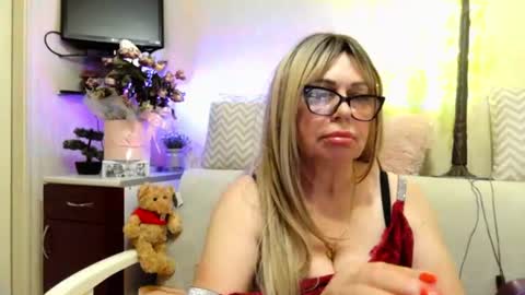 Snapshot of susiexnoreen chatting on 12, 6, 2026 SusiexNoreen online show from 12, 6, 2026