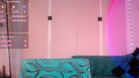 Snapshot of sussy_222 chatting on 24, 7, 2026 susy online show from 24, 7, 2026