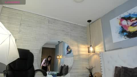   online show from 14, 4, 2026