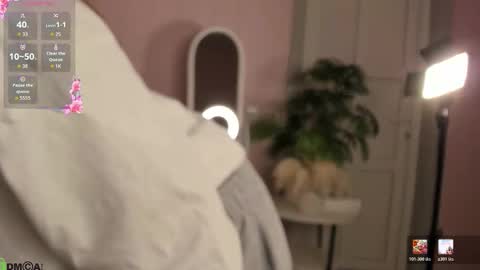 Snapshot of suzane_martin chatting on 5, 2, 2026 Hey Im Suzane online show from 5, 2, 2026