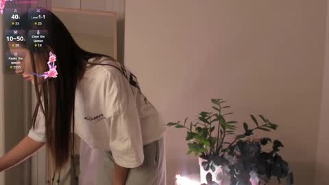 Snapshot of suzane_martin chatting on 8, 2, 2026 Hey Im Suzane online show from 8, 2, 2026