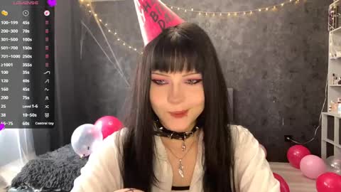 Snapshot of suziebanach chatting on 16, 5, 2026 EmilySuonn online show from 16, 5, 2026