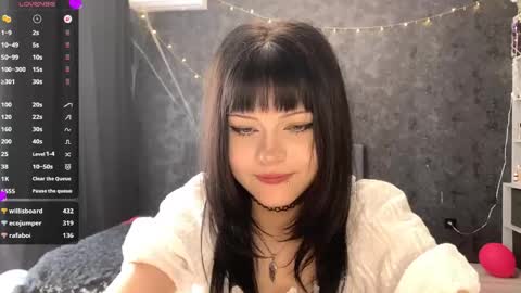 Snapshot of suziebanach chatting on 18, 5, 2026 EmilySuonn online show from 18, 5, 2026