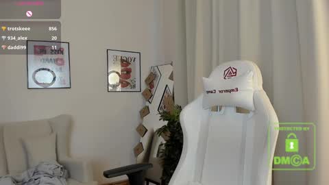 Suzy  next stream  Thursday Friday Saturday online show from 12, 2, 2025