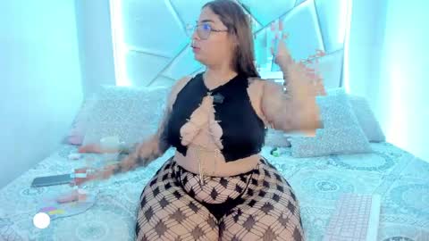 Snapshot of sweeetcruvyx chatting on 3, 4, 2026 Nikki model independent online show from 3, 4, 2026