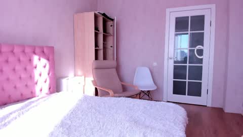 sweeety_peach online show from 7, 4, 2026