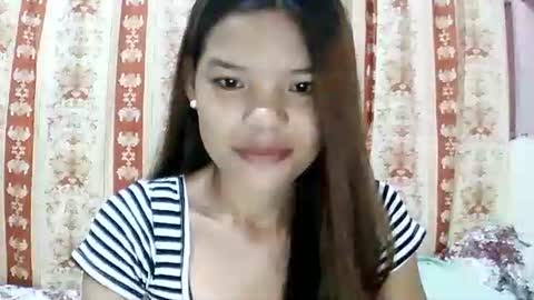 Snapshot of sweet01pinay chatting on 5, 5, 2026 sweet01pinay online show from 5, 5, 2026