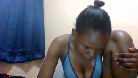 Snapshot of sweet_adora chatting on 7, 2, 2025 sweet_adora online show from 7, 2, 2025