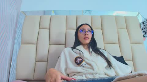 Amye  online show from 24, 9, 2025