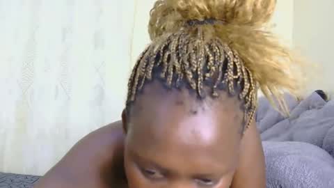 Snapshot of sweet_babees chatting on 13, 5, 2026 sweetheart online show from 13, 5, 2026