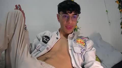 sweet_boy2224 online show from 16, 1, 2026