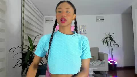 sweet_brunette88 online show from 6, 1, 2025