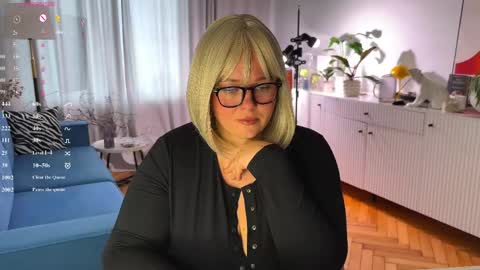 Caroline online show from 29, 4, 2026
