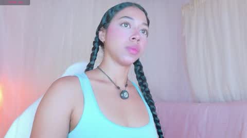 Snapshot of sweet_carine chatting on 10, 6, 2026 camil online show from 10, 6, 2026