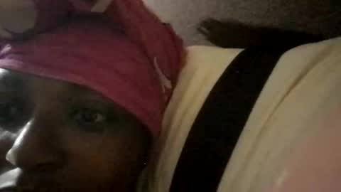 Snapshot of sweet_ebony001 chatting on 4, 4, 2026 sweet_ebony001 online show from 4, 4, 2026