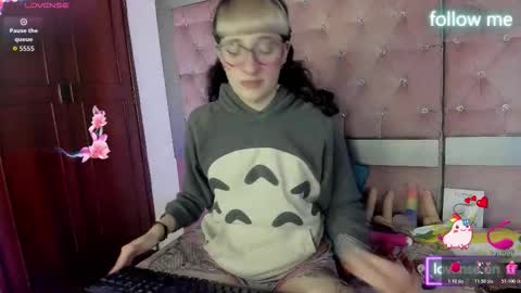  emmili  online show from 27, 3, 2026