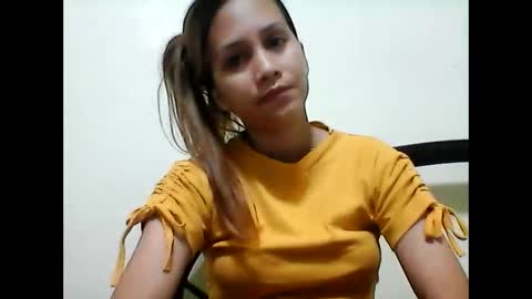 Snapshot of sweet_girlyxx chatting on 18, 12, 2024 girly online show from 18, 12, 2024