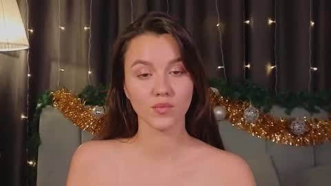 Snapshot of sweet_haeven chatting on 25, 12, 2024 Im Mia.LOVELY PATTERNS 100  120  160  200 my toy buzzes from 2 tip online show from 25, 12, 2024