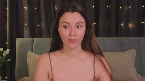 Snapshot of sweet_haeven chatting on 2, 3, 2025 Im Mia.LOVELY PATTERNS 100  120  160  200 my toy buzzes from 2 tip online show from 2, 3, 2025