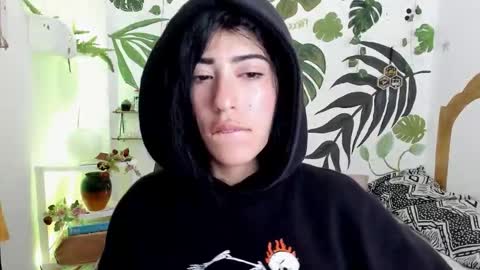 Snapshot of sweet_joint_girl chatting on 11, 10, 2025 Dahnna online show from 11, 10, 2025