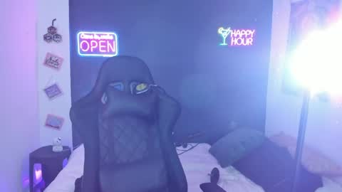 Snapshot of sweet_joint_girl chatting on 7, 4, 2026 Dahnna online show from 7, 4, 2026