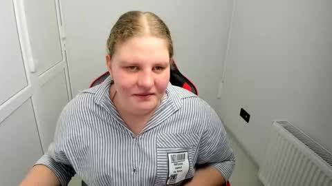 Snapshot of sweet_karla_la chatting on 17, 5, 2026 Karla online show from 17, 5, 2026