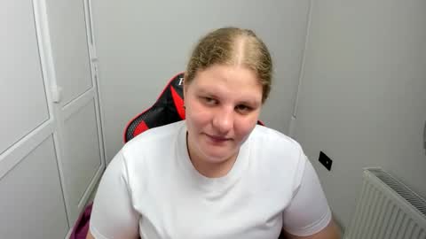 Snapshot of sweet_karla_la chatting on 28, 5, 2026 Karla online show from 28, 5, 2026