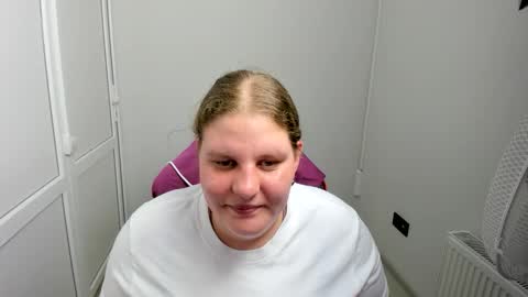 Snapshot of sweet_karla_la chatting on 3, 6, 2026 Karla online show from 3, 6, 2026