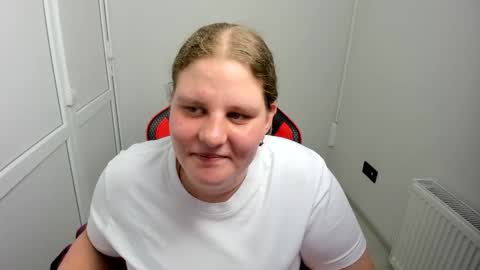 Snapshot of sweet_karla_la chatting on 4, 6, 2026 Karla online show from 4, 6, 2026