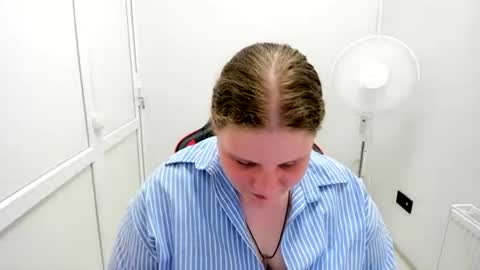 Snapshot of sweet_karla_la chatting on 22, 7, 2026 Karla online show from 22, 7, 2026