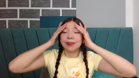 Snapshot of sweet_kitty_05 chatting on 17, 4, 2026 sweet_kitty_05 online show from 17, 4, 2026