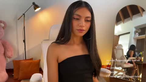 Snapshot of sweet_littleee chatting on 20, 5, 2026 free private online show from 20, 5, 2026