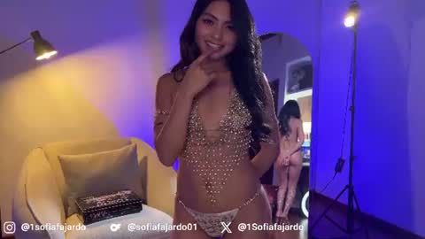 Snapshot of sweet_littleee chatting on 1, 8, 2026 free private online show from 1, 8, 2026