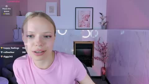 Snapshot of sweet_lucile chatting on 25, 5, 2026 Lucy online show from 25, 5, 2026