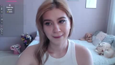 sweet_nicole_333 online show from 13, 9, 2025